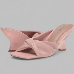 Charles David- Women's Pink Heeled Sandal size 7.5-Bertha style Brand New